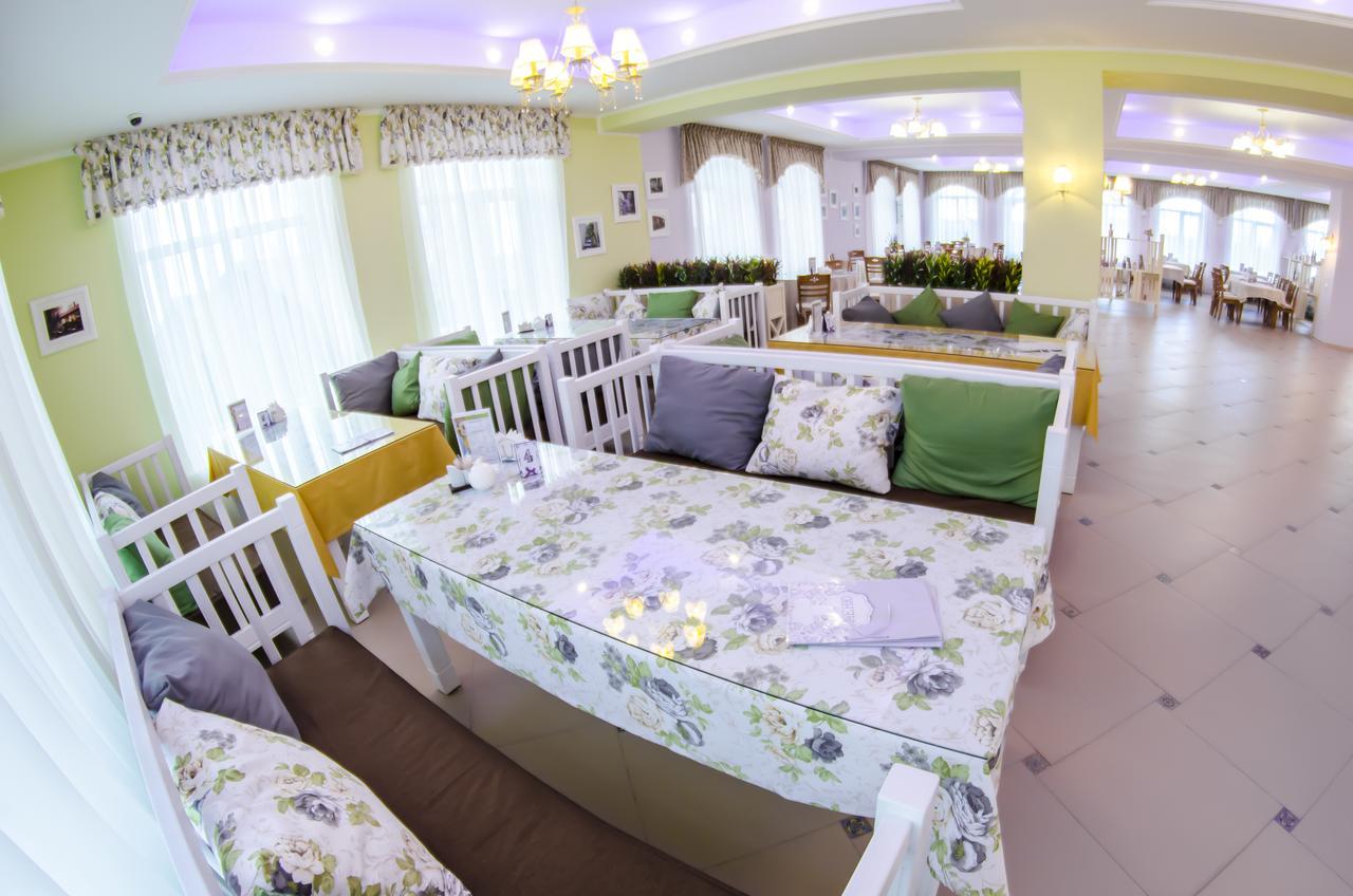 Vitapark Sonyachnyy Provans Satanov Exterior foto