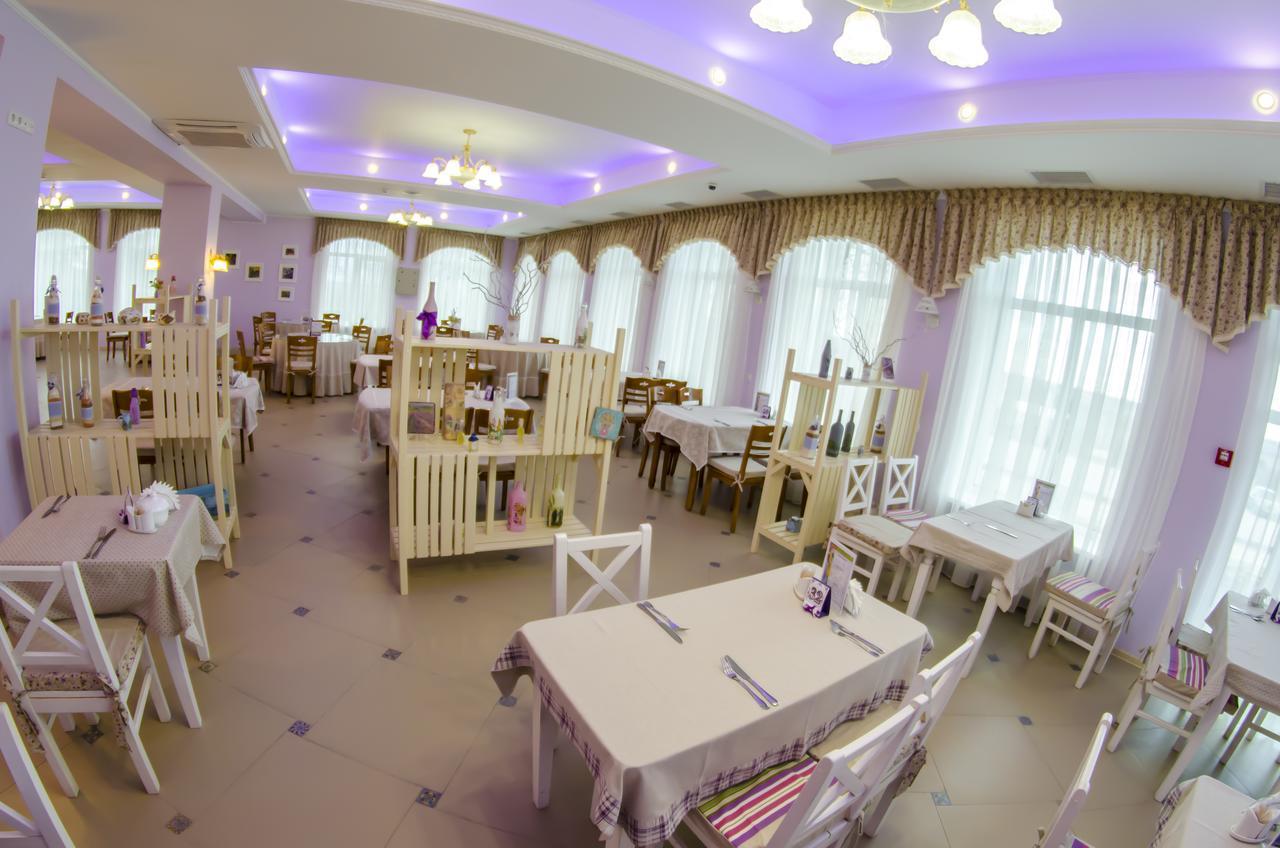 Vitapark Sonyachnyy Provans Satanov Exterior foto