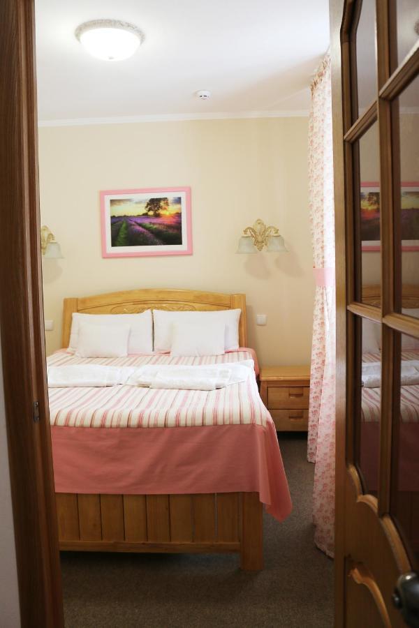 Vitapark Sonyachnyy Provans Satanov Exterior foto